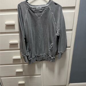 Zenana Gray Sweatshirt with side pockets